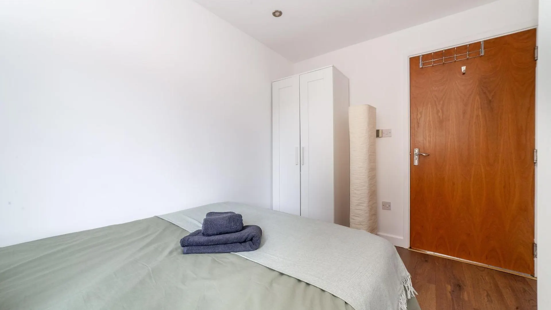 Apartment Modern 3 Bed & 3 Bathrooms Flat, Hackney Downs London