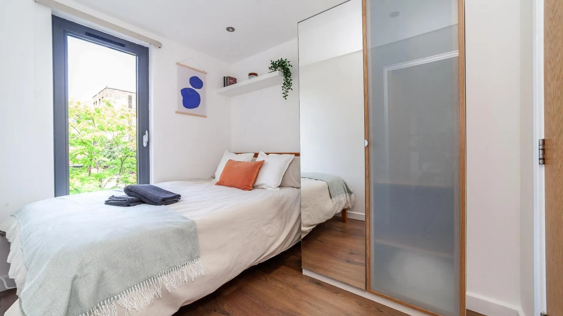 Apartment Modern 3 Bed & 3 Bathrooms Flat, Hackney Downs London