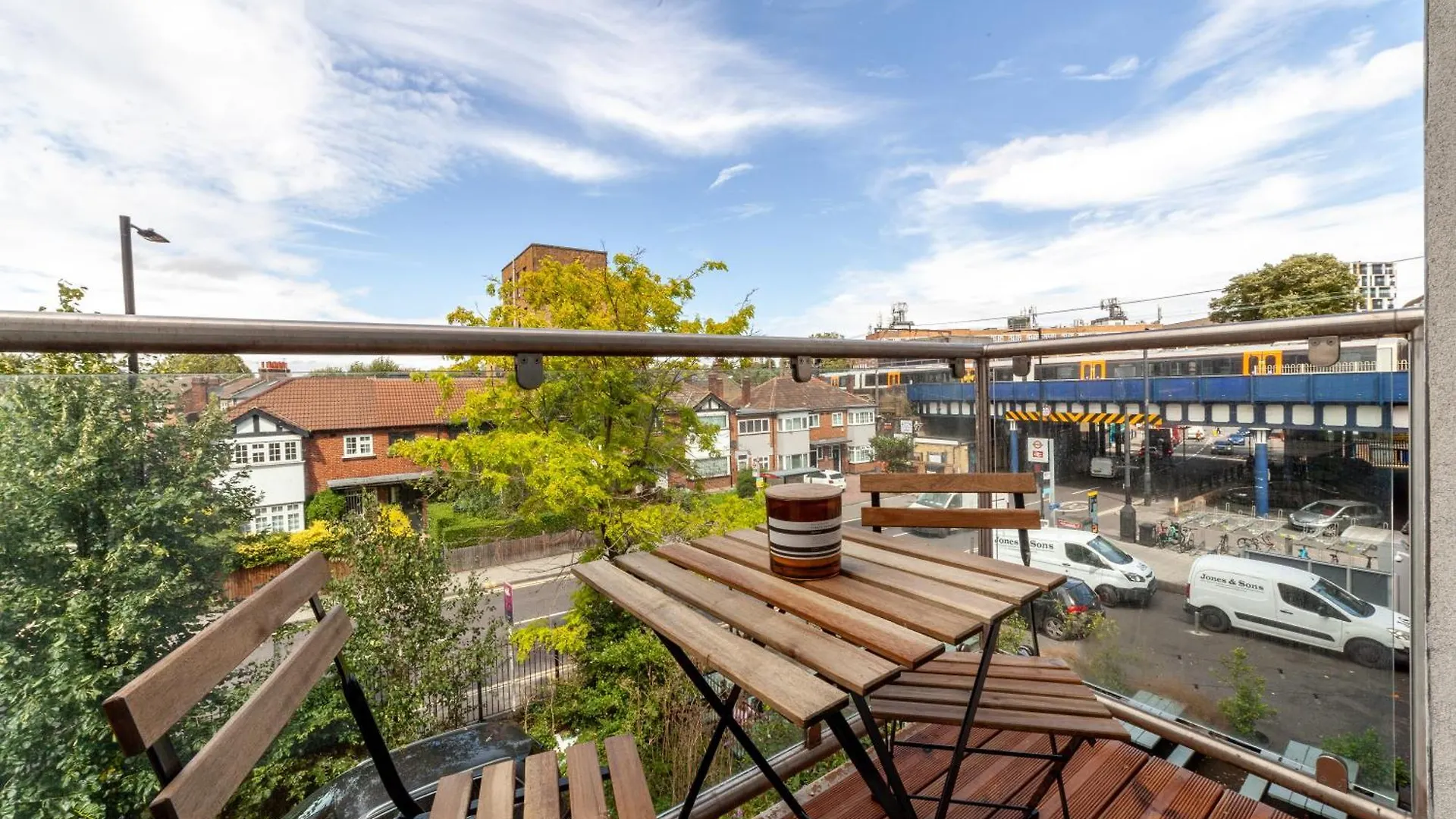 Modern 3 Bed & 3 Bathrooms Flat, Hackney Downs London 0*,